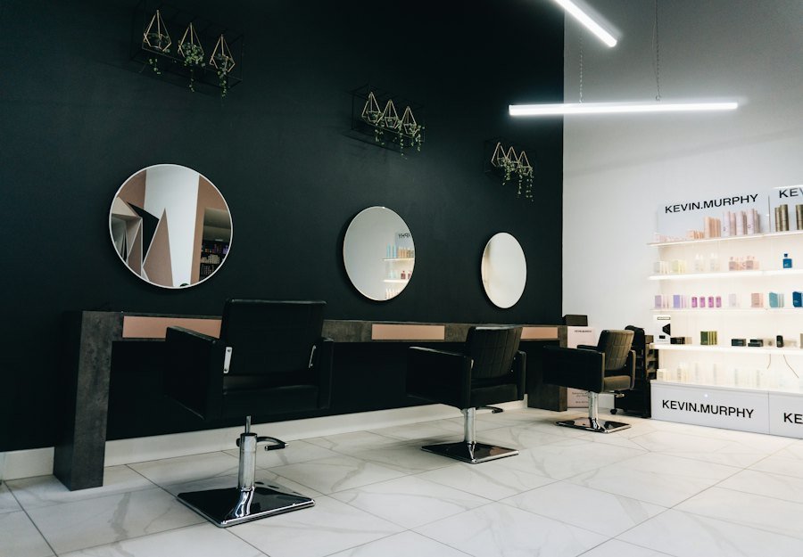 A salon chair and mirror