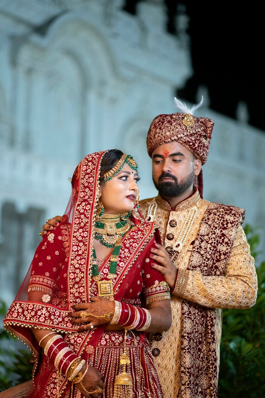 Sample couple photo on a wedding website